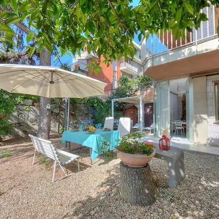 Toys With Garden And Sea View - Happy Appartement
