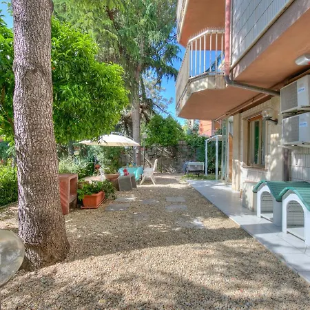Appartement Toys With Garden And Sea View - Happy